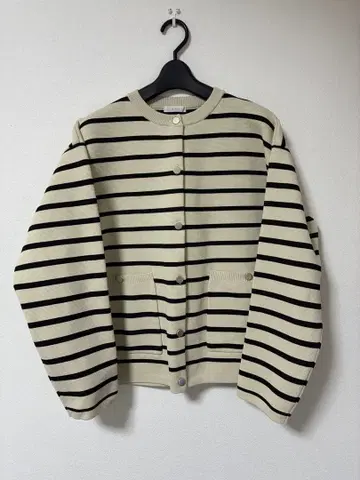 Te chichi 보더 가디건 은색 버튼 아우터