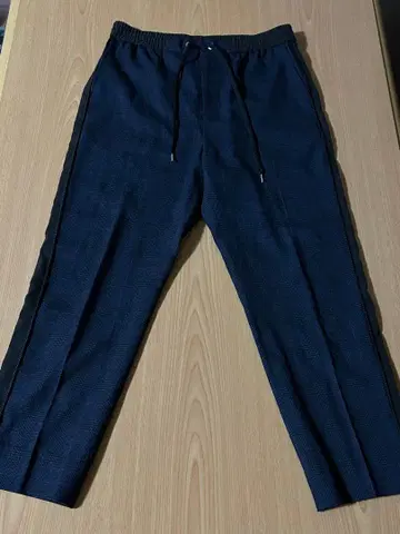 새상품급 UNITED TOKYO 체크 무늬 크롭 이지 팬츠 M