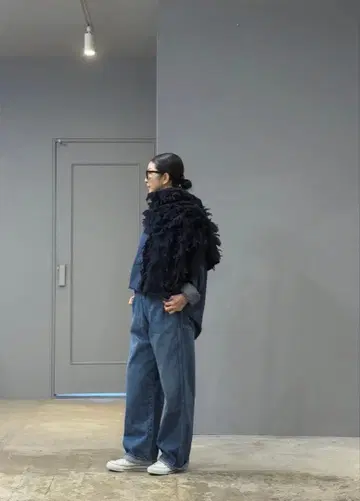 homspun 라무 프린지 스톨 네이비 2025aw 이번 시즌 완판템