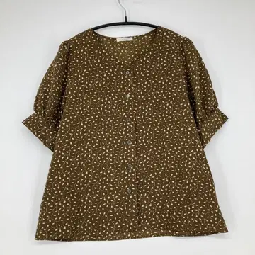 테치치 꽃무늬 반팔 블라우스 브라운