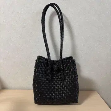 [ 미사용에 가까움 ] MEKEARISA Gummy Bag CUBE 블랙