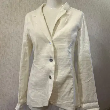 lilith 화이트 린넨 자켓 핏감 있음