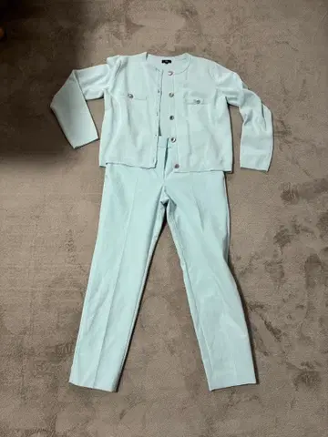 스카이블루 셋업 팬츠와 자켓