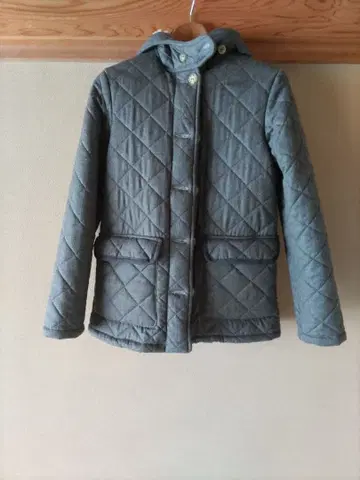 퀼팅 자켓 그레이 후드 부착