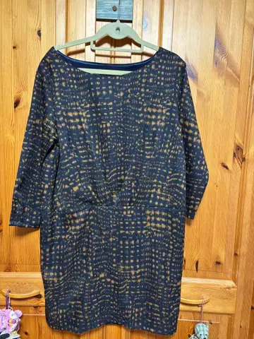 내추럴 뷰티 베이직 추상 무늬 5부 소매 무릎 기장 원피스 M