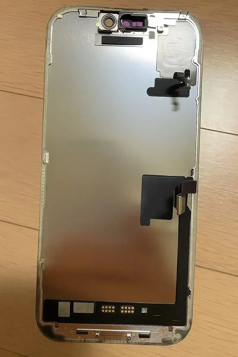 iPhone 16 Pro screen part (genuine extracted)