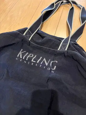 KIPLING 제너레이션 네이비 토트백
