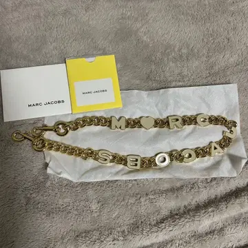 MARC JACOBS 알파벳 참 스트랩