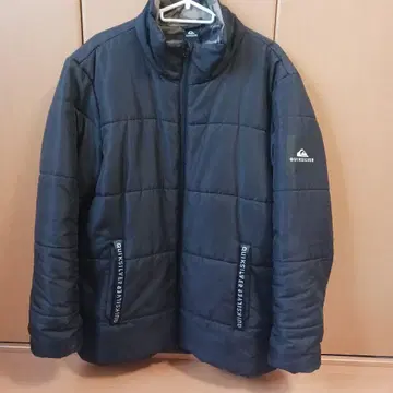 QUIKSILVER 블랙 다운 자켓 (중고품)