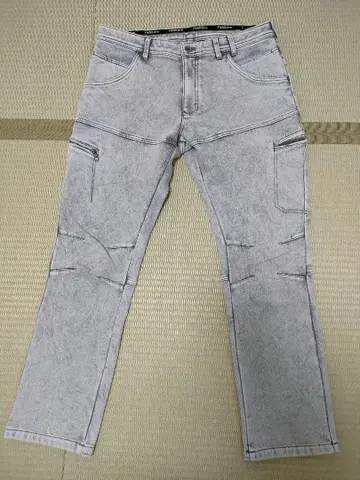 그레이 스트레이트 팬츠