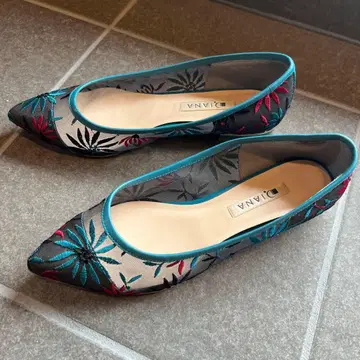 DIANA 꽃무늬 자수 펌프스 23.5cm