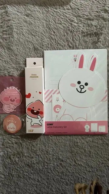 LINE FRIENDS, KAKAO FRIENDS 문구 세트