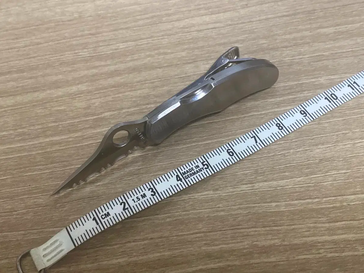 Spyderco Hummingbird Tie Pin