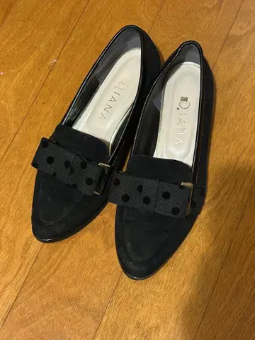 DIANA 블랙 로퍼 폴카 도트 리본 포함