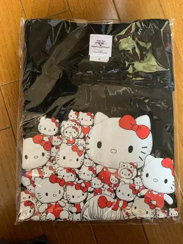 [ 이토 준지 x 산리오 ] 갸루 토미에 롱 T셔츠 L 사이즈