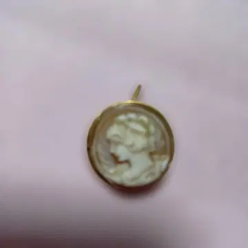 카메오 귀여운 펜던트 탑 여성의 옆모습