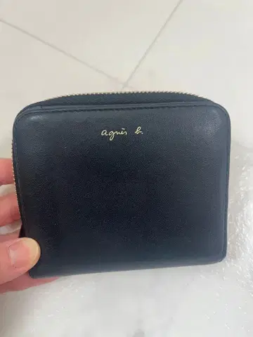 agnis b. 블랙 접이식 지갑