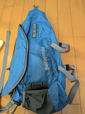 patagonia 바디백 파랑