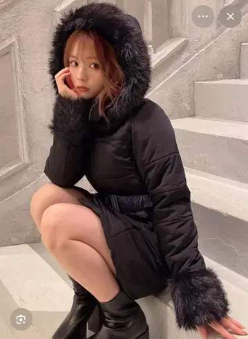 퍼 블랙 다운 자켓