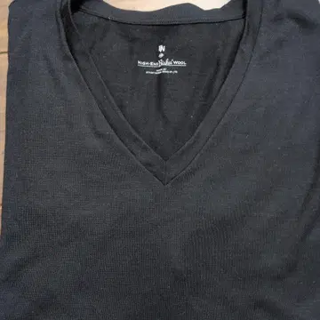 고급 비슈 울 블랙 V넥 긴팔 티셔츠