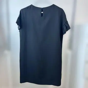 peu press 프릴 달린 반팔 무릎 기장 원피스