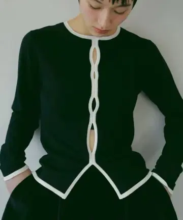 A part by [ e/rm ] 실크 네이비 하이쇼크 2WAY 풀오버