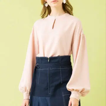 볼륨 슬리브 스키퍼 블라우스 UNITED TOKYO