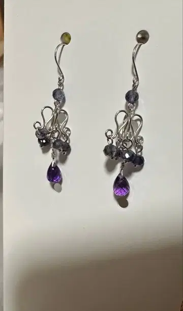 K14WG 화이트 골드 자수정 귀걸이