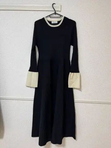 OPAQUE.CLIP 플레어 슬리브 니트 원피스