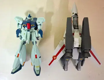 구 키트 1/144 리 가즈이 & 구 키트 1/72 슈퍼 발키리 정크