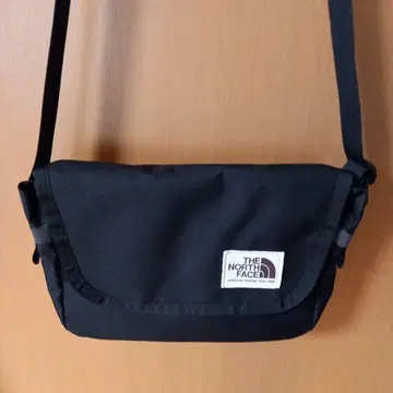 THE NORTH FACE 블랙 숄더백