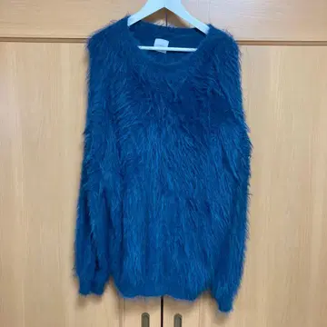 Lui's 파란색 퍼 니트 스웨터