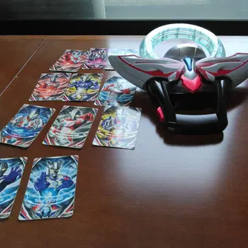 울트라맨 카드와 완구 세트