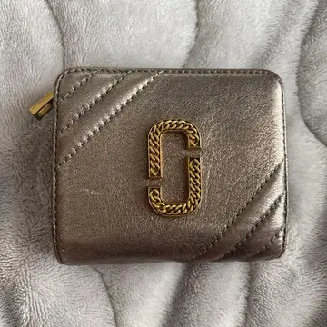 MARC JACOBS 메탈릭 접이식 지갑