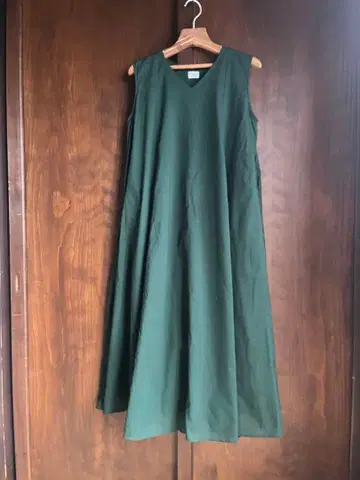 urban research DOORS 슬리브리스 롱 원피스