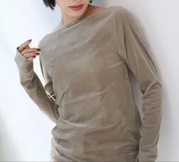 택 포함 미사용 새상품 유어즈 2way 보트넥 벨로아 오프숄더 모카