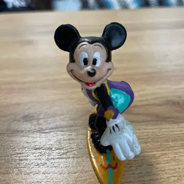 미키마우스 서핑 피규어