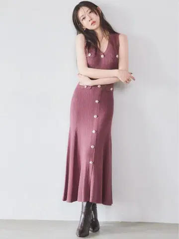 SNIDEL 슬리브리스 프론트 버튼 니트 원피스 버건디