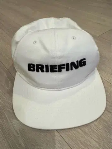 브리핑 골프 화이트 캡
