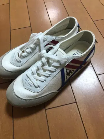 화이트 스트라이프 스니커즈 24.5cm