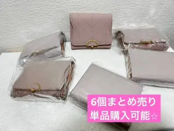 연한 핑크색 3단 폴더형 지갑