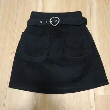 허니시나몬 블랙 미니 스커트 하트형 버클 포함 겨울용