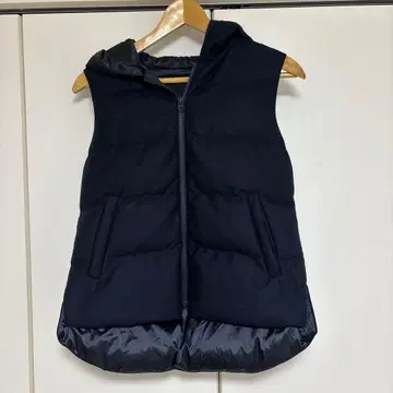 띠어리 네이비 리버서블 후드 부착 다운 베스트