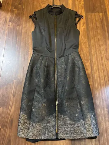 TED BAKER 슬리브리스 원피스