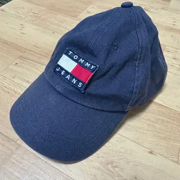 TOMMY JEANS 네이비 캡