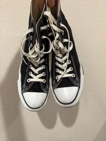 블랙 하이컷 스니커즈