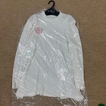 UNMINOU 앙미누 프티 넥 셔링 상의 화이트