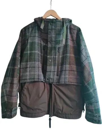 새상품급 화이트 마운티니어링 GORE WINDSTOPPER