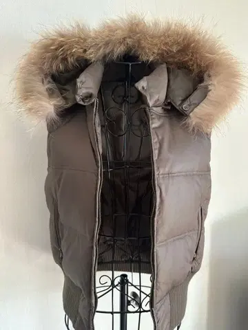 여성용 퍼 달린 다운 베스트 시착만 한 상품