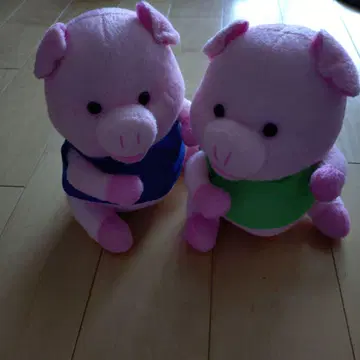 돼지 봉제 인형 파랑과 그린 의류